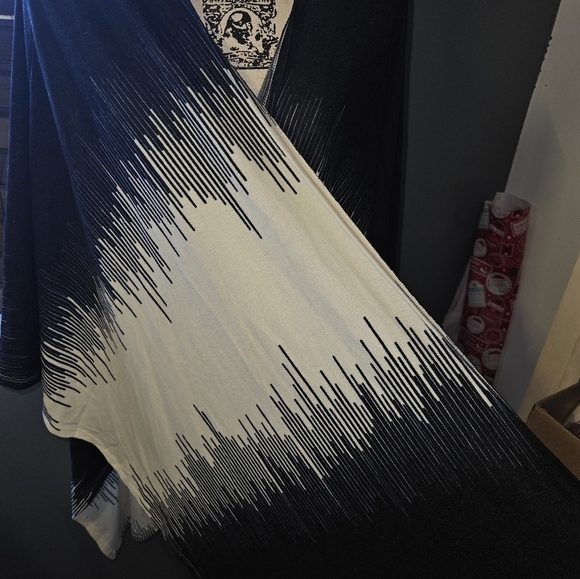 LulaRoe Womans Multicolored Savannah Kaftan Wrap Size L/Xl NWT - Picture 4 of 11